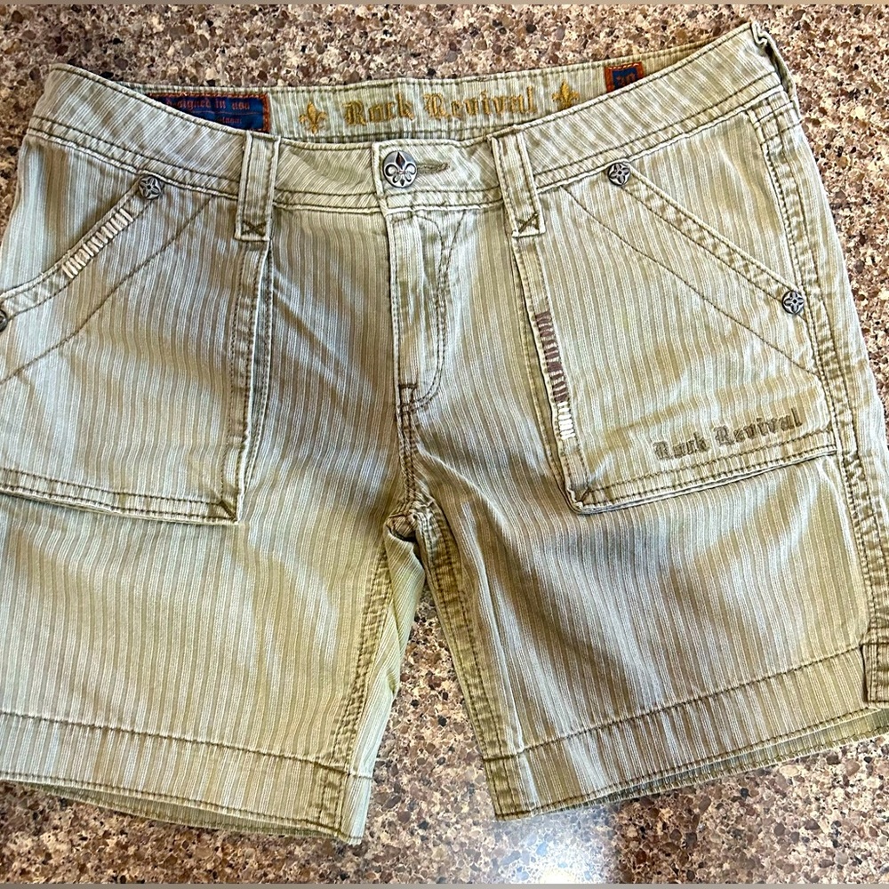 Rock Revival Khaki Green Shorts - Size 30